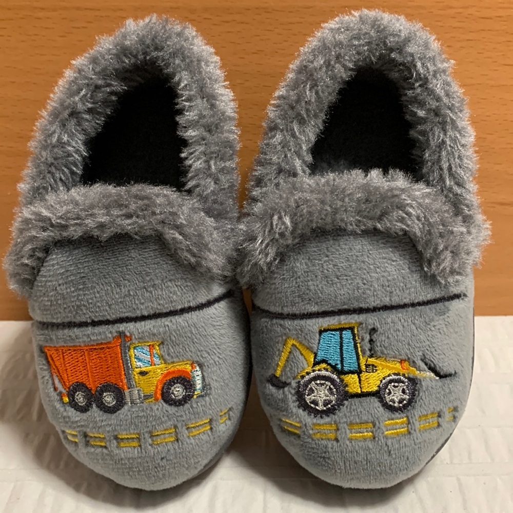 Sz S (5-6) Construction-Themed Toasty Slippers